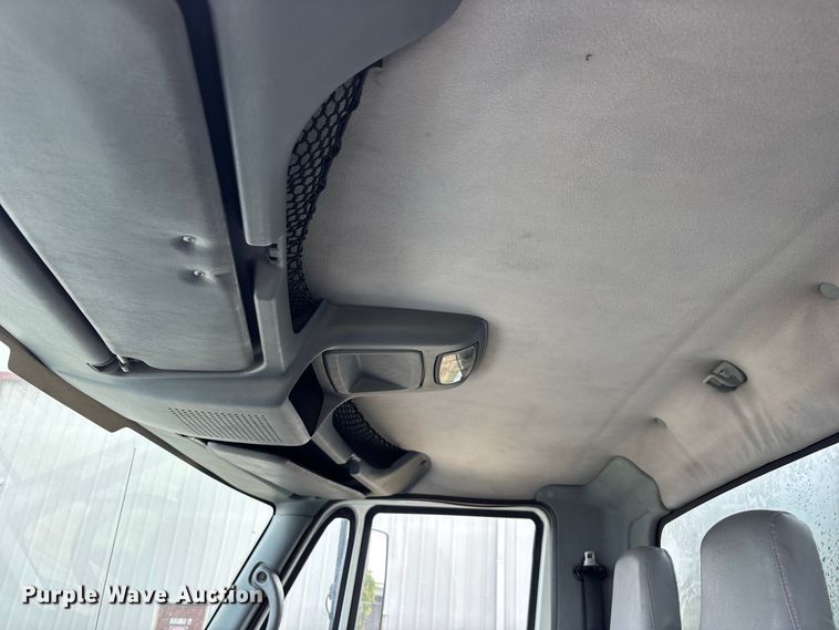 image for item FG0694 2007 International DuraStar 4300 box truck