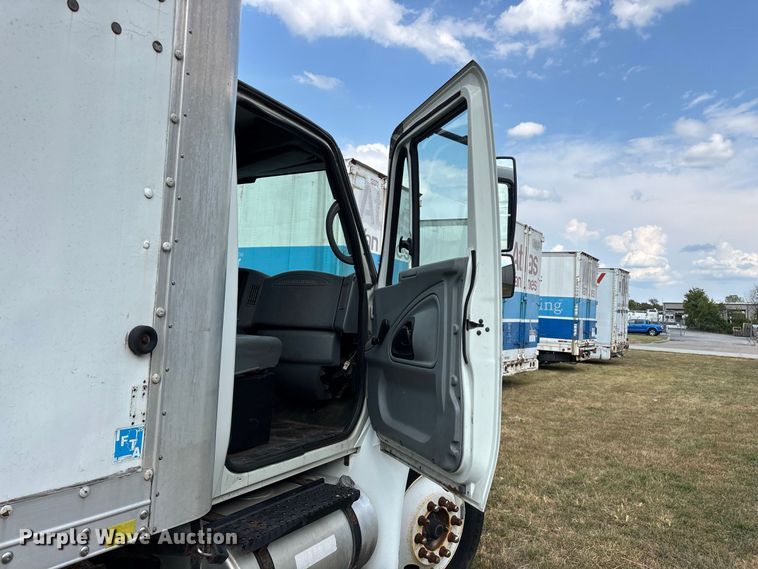 image for item FG0694 2007 International DuraStar 4300 box truck
