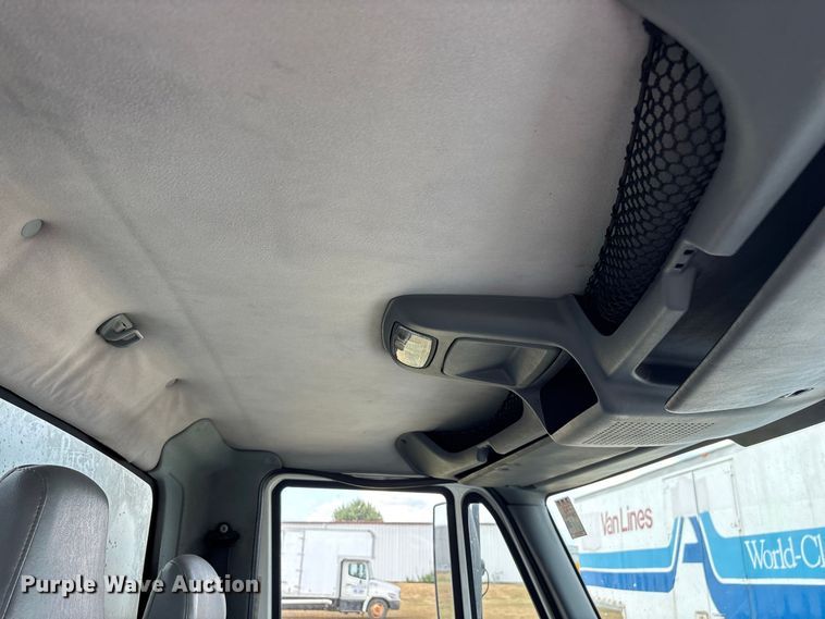 image for item FG0694 2007 International DuraStar 4300 box truck