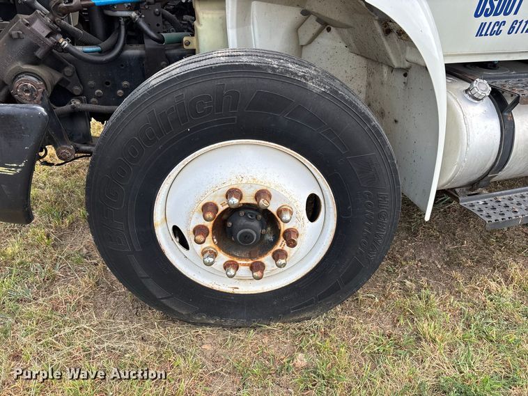 image for item FG0694 2007 International DuraStar 4300 box truck