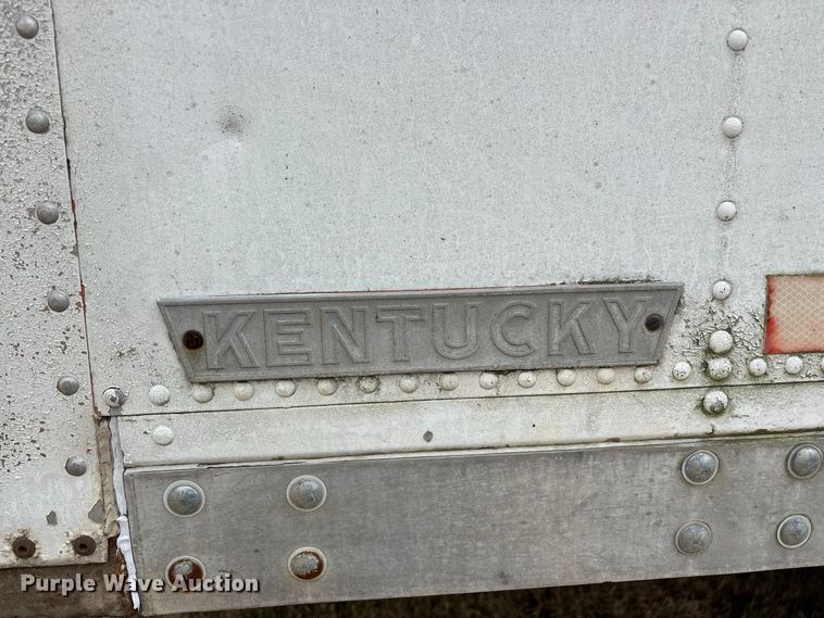 image for item FG0695 1990 Kentucky dry van trailer
