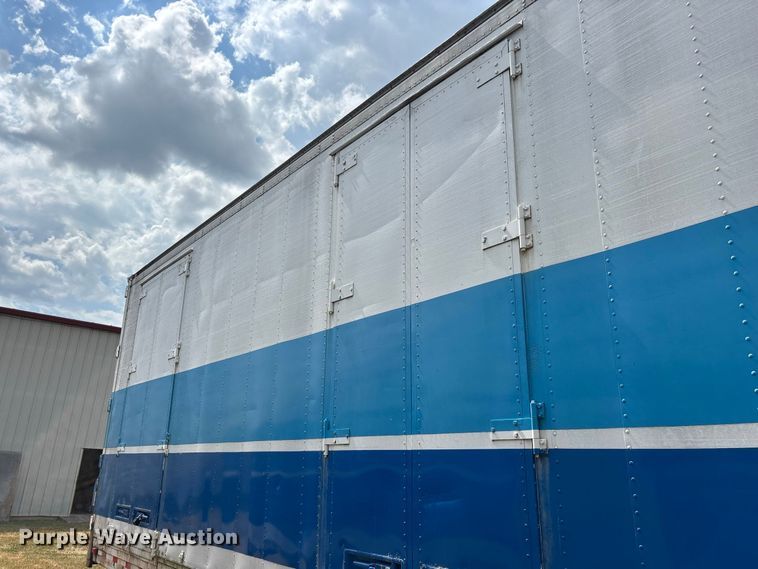 image for item FG0695 1990 Kentucky dry van trailer