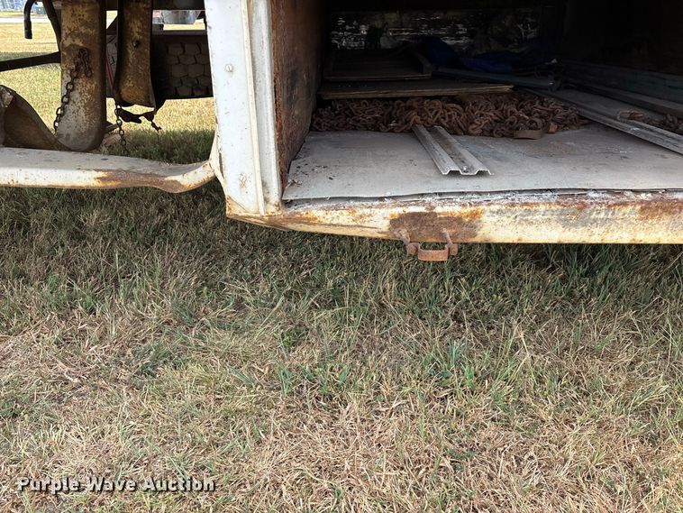 image for item FG0695 1990 Kentucky dry van trailer