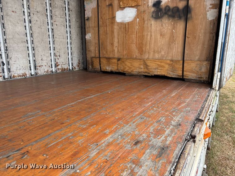 image for item FG0695 1990 Kentucky dry van trailer