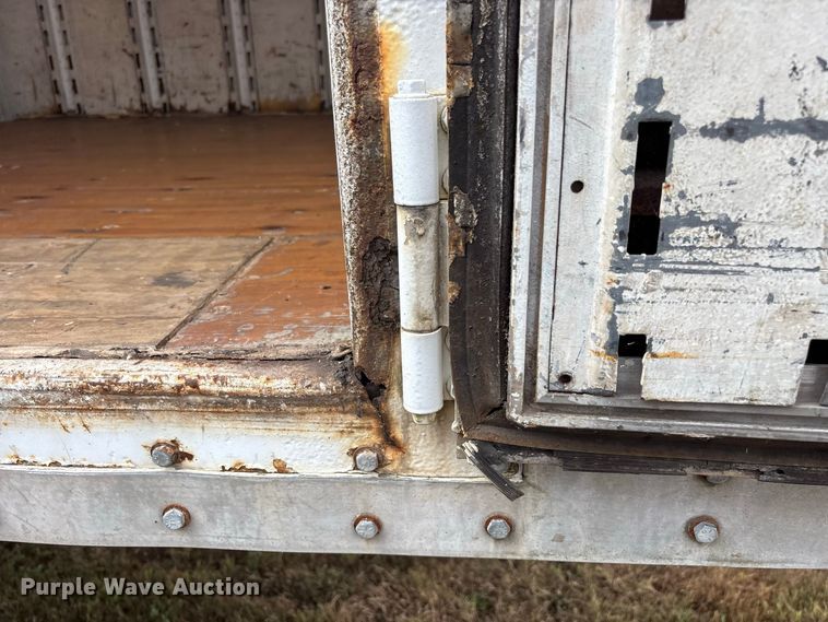 image for item FG0695 1990 Kentucky dry van trailer