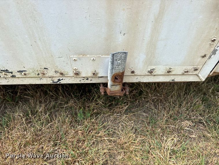 image for item FG0695 1990 Kentucky dry van trailer