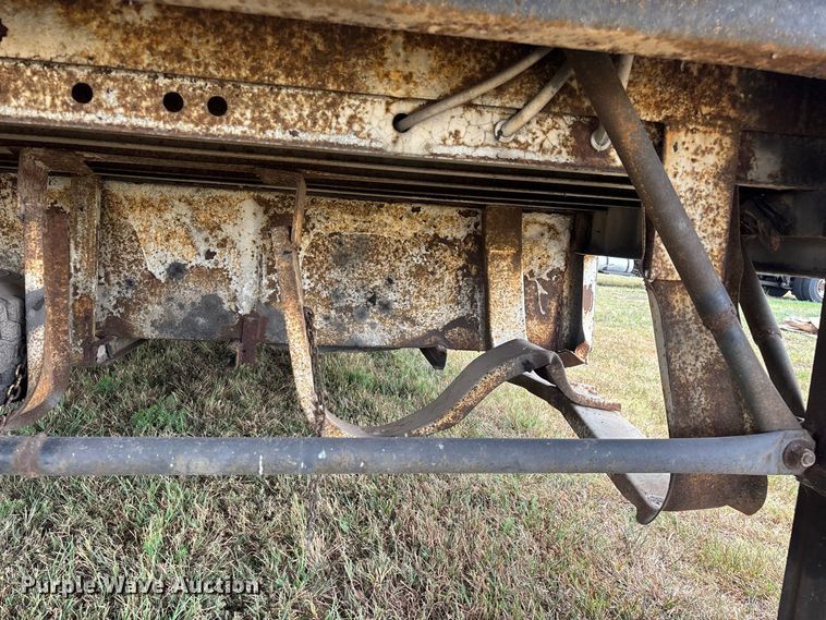 image for item FG0695 1990 Kentucky dry van trailer