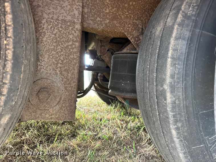 image for item FG0695 1990 Kentucky dry van trailer