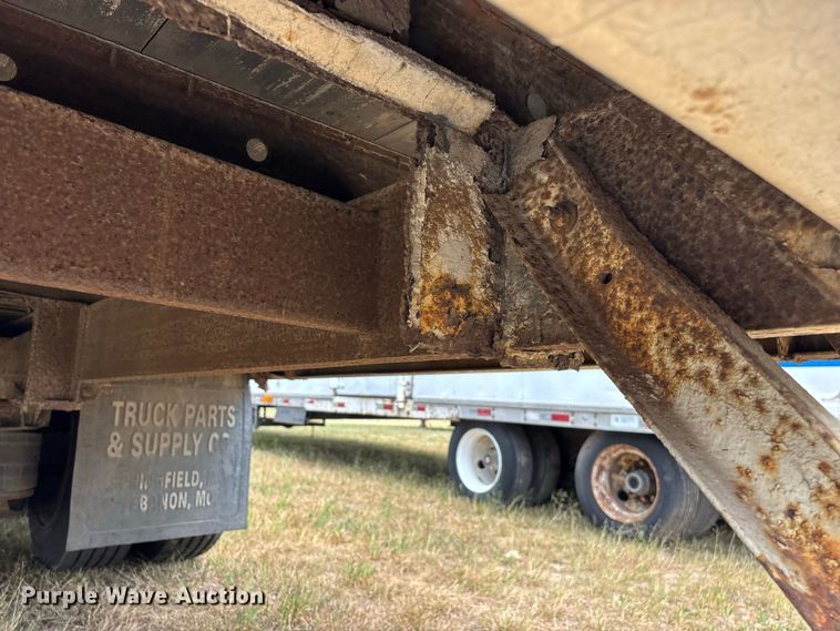 image for item FG0695 1990 Kentucky dry van trailer