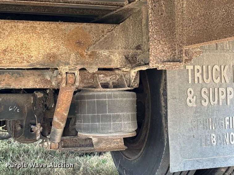 image for item FG0695 1990 Kentucky dry van trailer