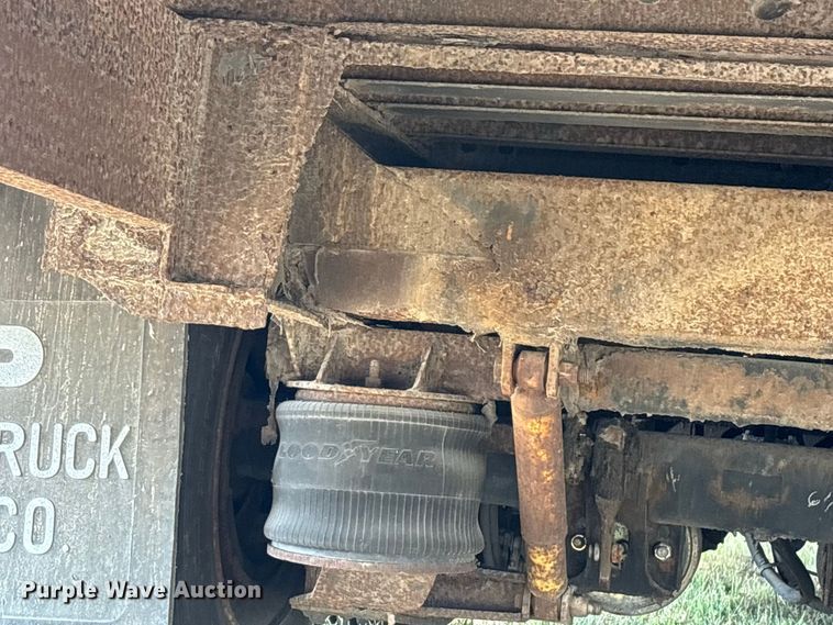 image for item FG0695 1990 Kentucky dry van trailer