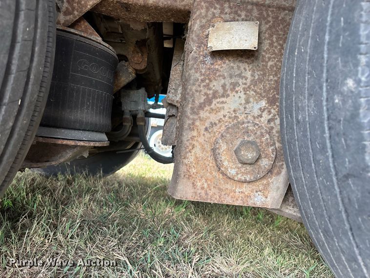 image for item FG0695 1990 Kentucky dry van trailer