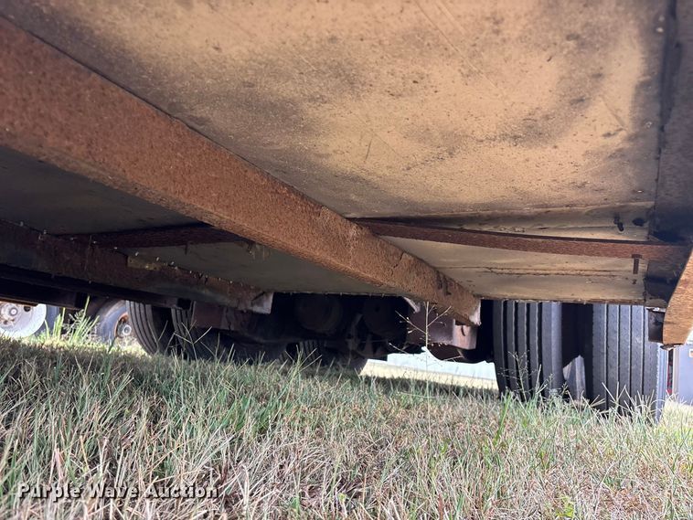 image for item FG0695 1990 Kentucky dry van trailer