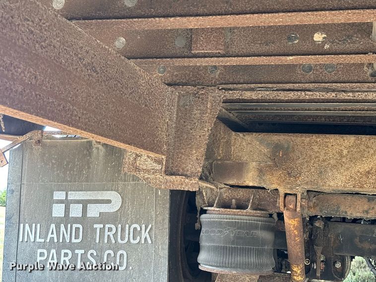 image for item FG0695 1990 Kentucky dry van trailer