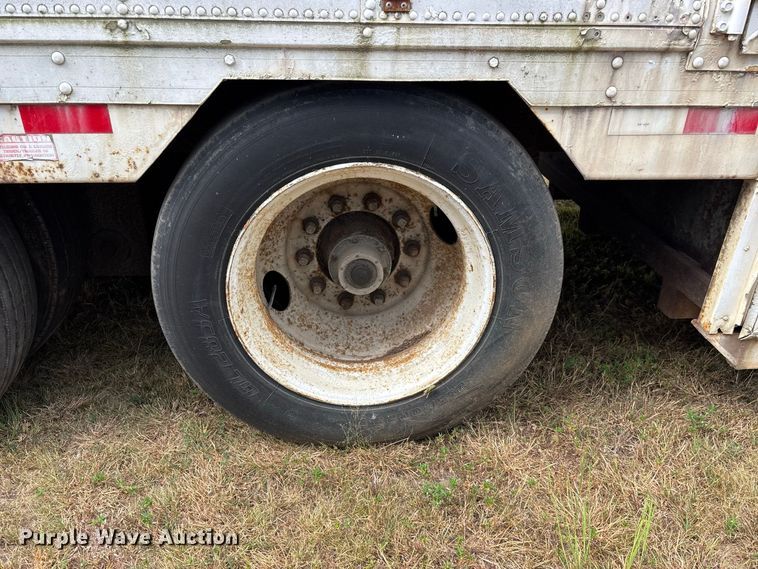 image for item FG0695 1990 Kentucky dry van trailer