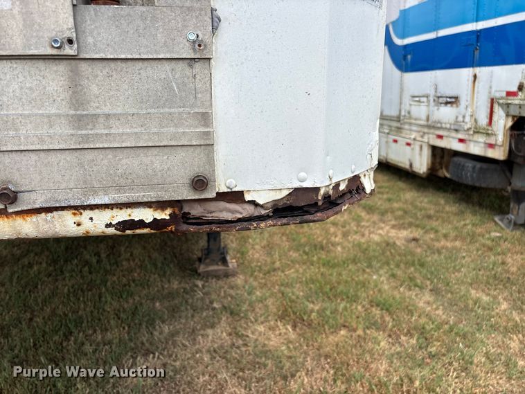image for item FG0696 1989 Kentucky dry van trailer