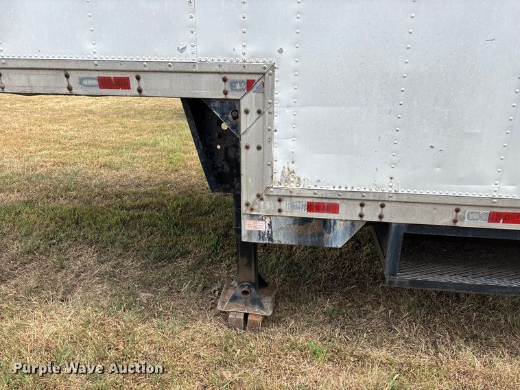 image for item FG0696 1989 Kentucky dry van trailer