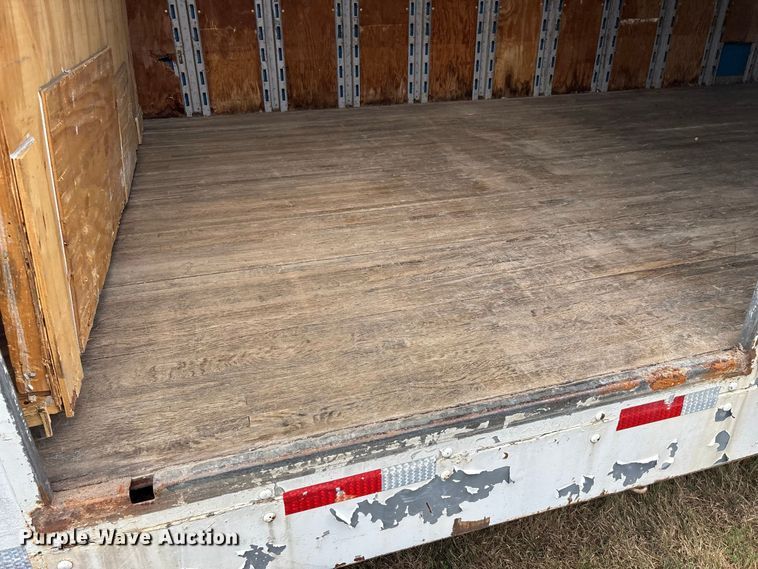image for item FG0696 1989 Kentucky dry van trailer