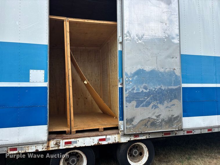 image for item FG0696 1989 Kentucky dry van trailer