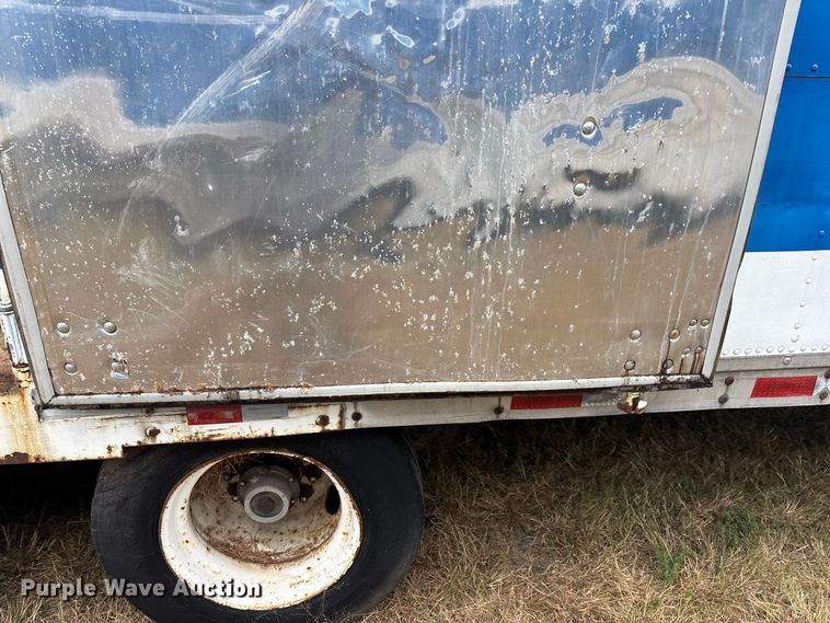 image for item FG0696 1989 Kentucky dry van trailer