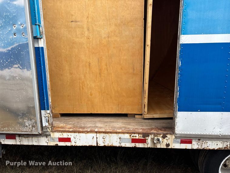 image for item FG0696 1989 Kentucky dry van trailer