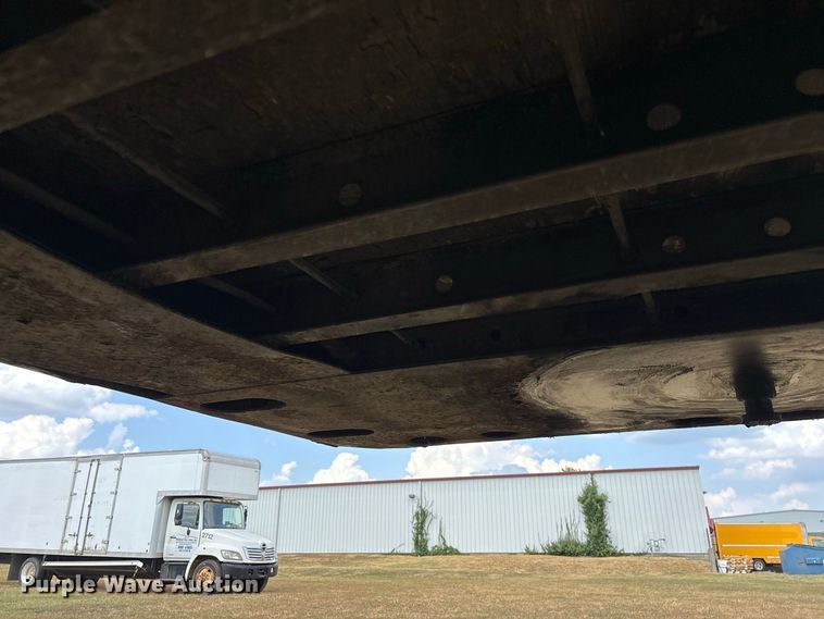 image for item FG0696 1989 Kentucky dry van trailer