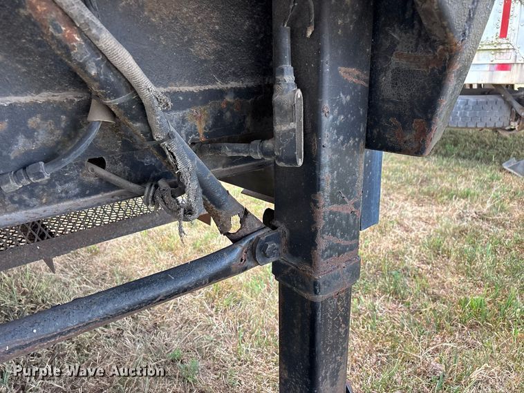 image for item FG0696 1989 Kentucky dry van trailer