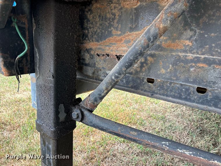 image for item FG0696 1989 Kentucky dry van trailer