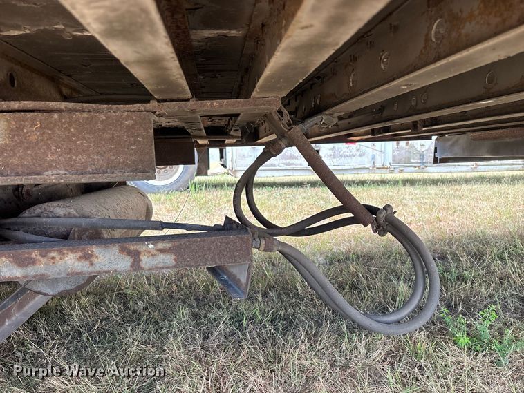 image for item FG0696 1989 Kentucky dry van trailer