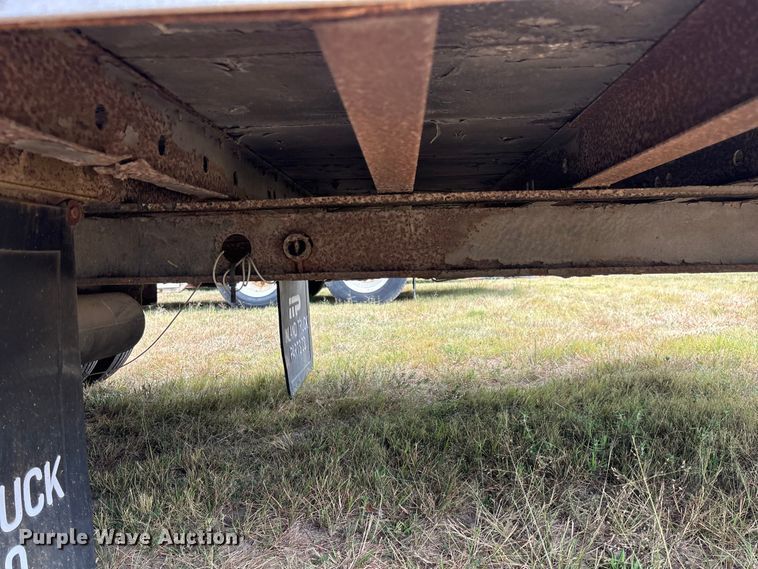 image for item FG0696 1989 Kentucky dry van trailer
