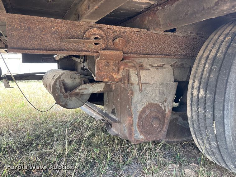 image for item FG0696 1989 Kentucky dry van trailer