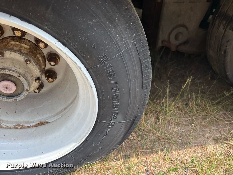 image for item FG0696 1989 Kentucky dry van trailer