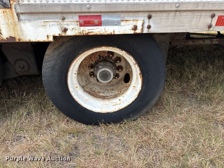 image for item FG0696 1989 Kentucky dry van trailer