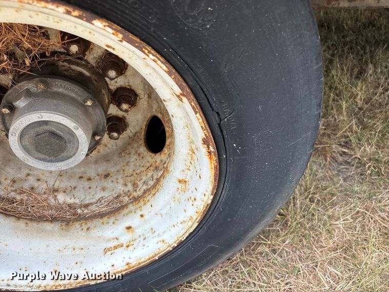 image for item FG0696 1989 Kentucky dry van trailer