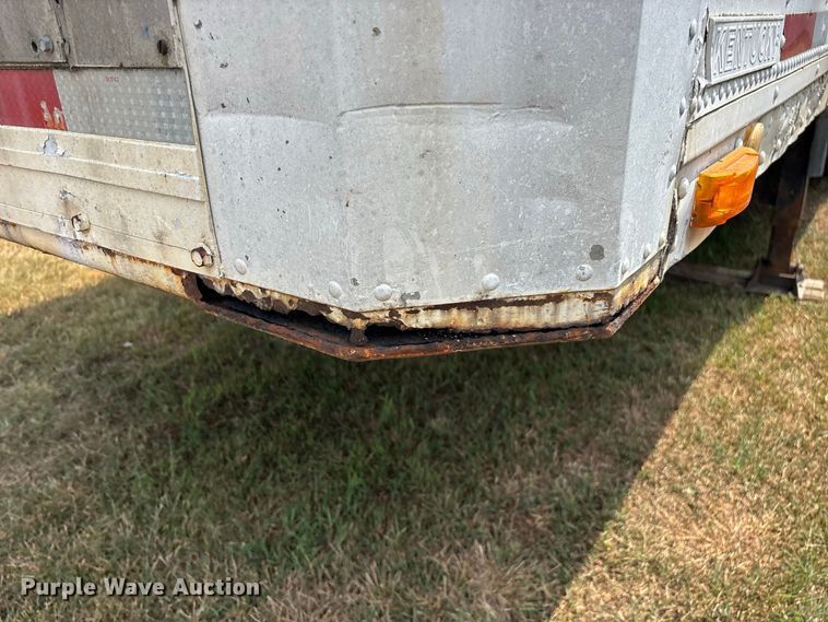 image for item FG0697 1989 Kentucky dry van trailer