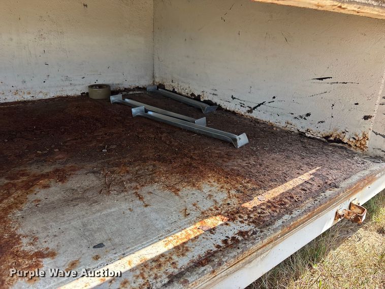 image for item FG0697 1989 Kentucky dry van trailer