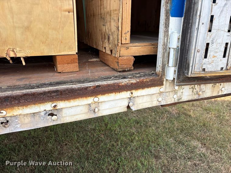 image for item FG0697 1989 Kentucky dry van trailer