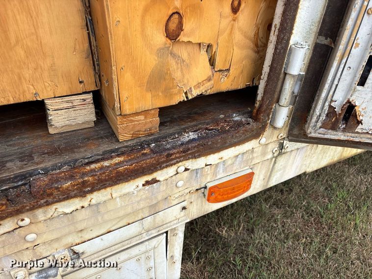 image for item FG0697 1989 Kentucky dry van trailer