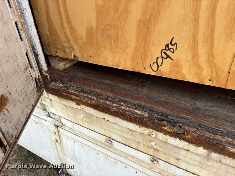 image for item FG0697 1989 Kentucky dry van trailer