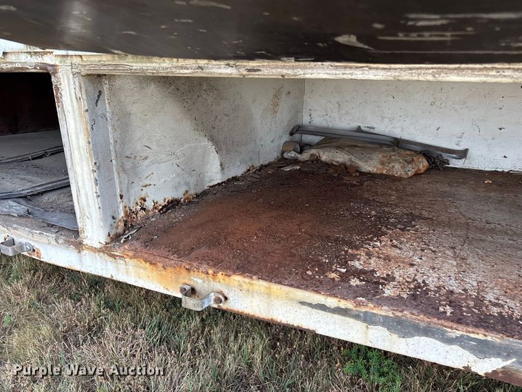 image for item FG0697 1989 Kentucky dry van trailer