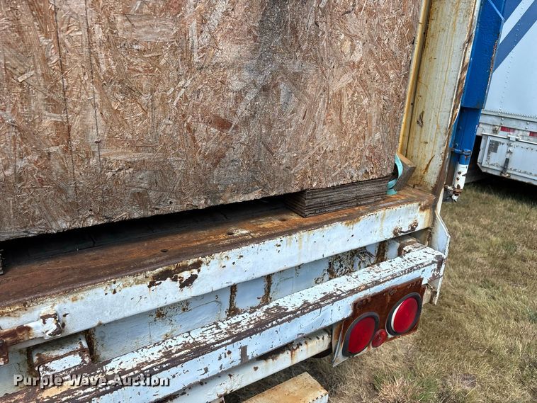 image for item FG0697 1989 Kentucky dry van trailer
