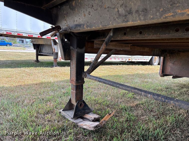 image for item FG0697 1989 Kentucky dry van trailer
