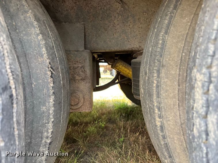 image for item FG0697 1989 Kentucky dry van trailer