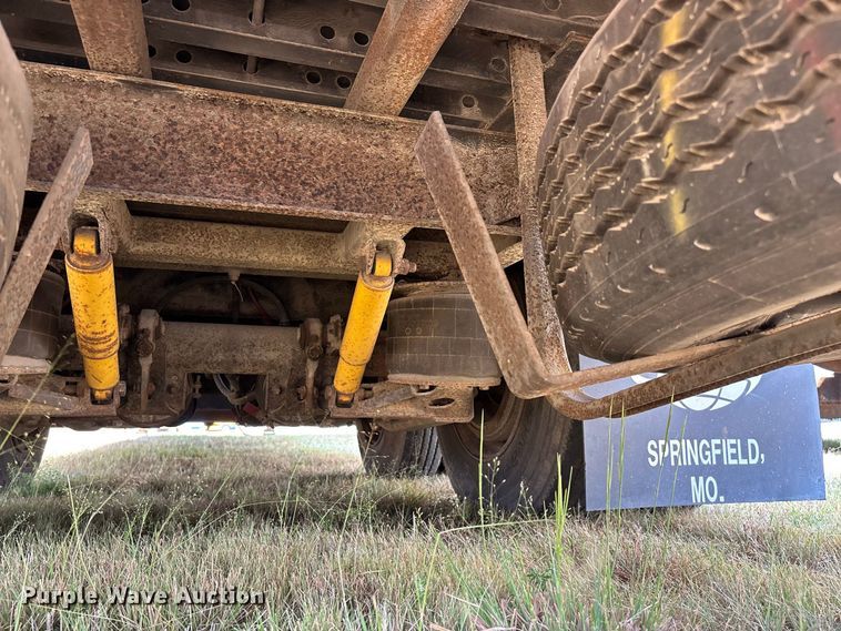 image for item FG0697 1989 Kentucky dry van trailer