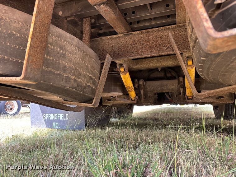 image for item FG0697 1989 Kentucky dry van trailer