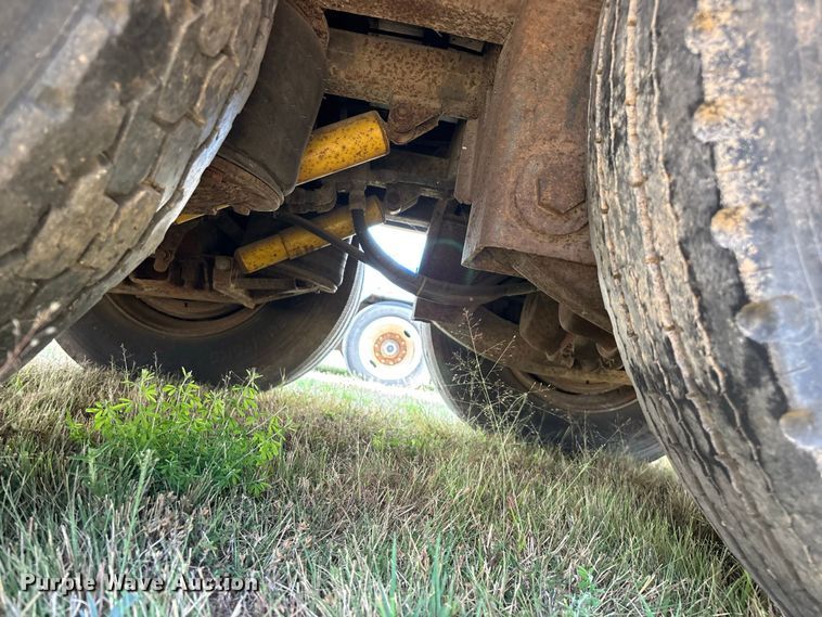 image for item FG0697 1989 Kentucky dry van trailer