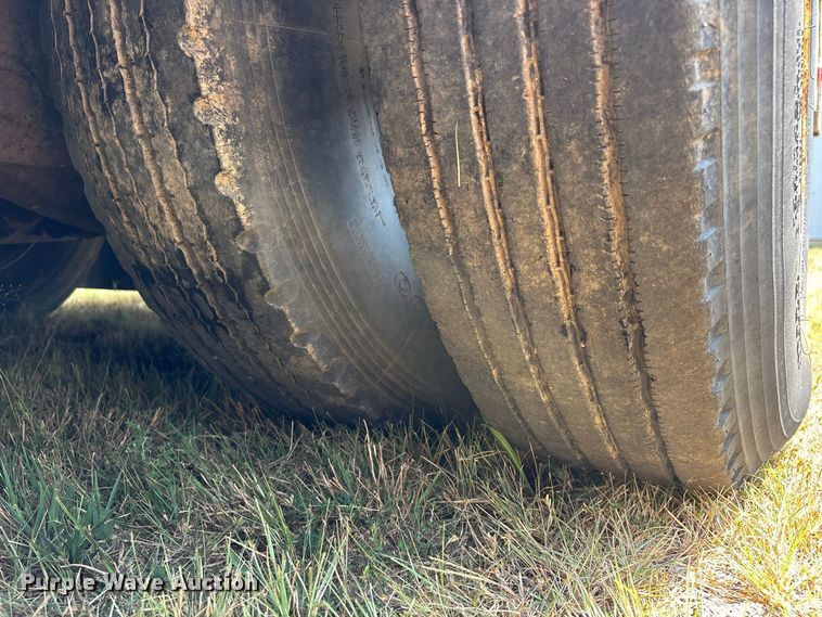 image for item FG0697 1989 Kentucky dry van trailer