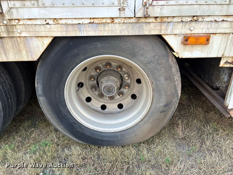 image for item FG0697 1989 Kentucky dry van trailer
