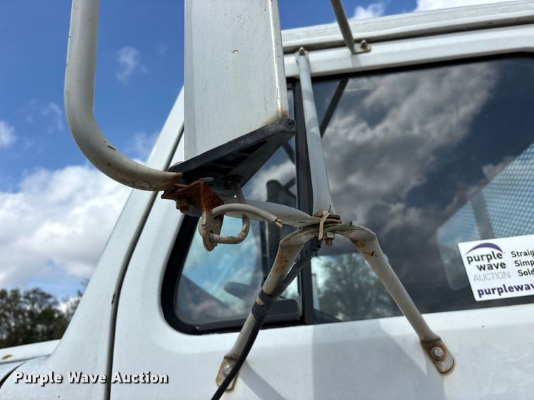 image for item FG0702 1990 International 4900 flatbed truck