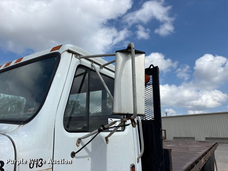 image for item FG0702 1990 International 4900 flatbed truck